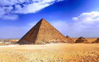 埃及金字塔的建筑美学及文化内涵
